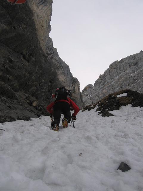 #1 cheneau rosset : couloir en neige pourrie, les parties lissées se remonte assez bien cheneau rosset : couloir en neige pourrie, les parties lissées se remonte assez bien