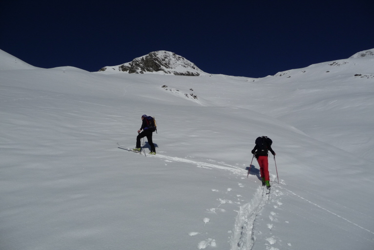 #9 folle espoire : a tracer dans cette poudre on pense que le couloir sera en super conditions folle espoire : a tracer dans cette poudre on pense que le couloir sera en super conditions