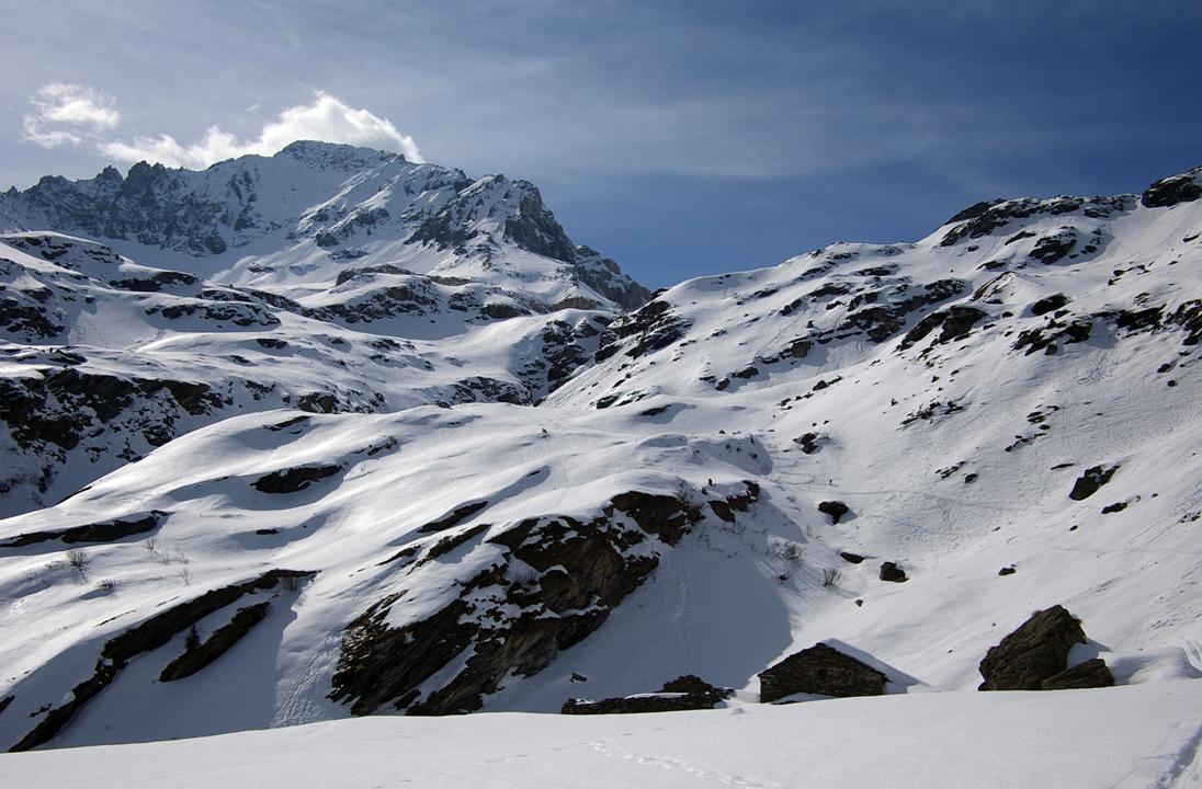 #10 Les gorges du Grand Pyx : Un itinéraire qui se décide à chaque arrêt, carte à la main. Pas de traces visibles avant les nôtres pour se repérer. Les gorges du Grand Pyx : Un itinéraire qui se décide à chaque arrêt, carte à la main. Pas de traces visibles avant les nôtres pour se repérer.