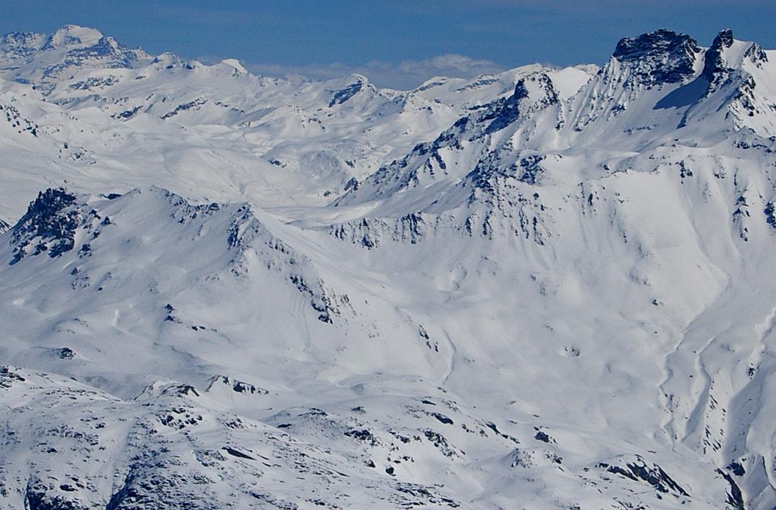 #5 Zoom sur Gran Paradiso : Le chateau de neige du Gran Paradiso...
A bientôt... nous arrivons! Zoom sur Gran Paradiso : Le chateau de neige du Gran Paradiso...
A bientôt... nous arrivons!