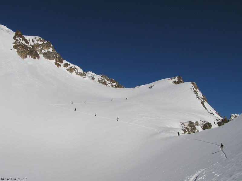 #9 tracage : dans la combe qui monte direct au sommet tracage : dans la combe qui monte direct au sommet