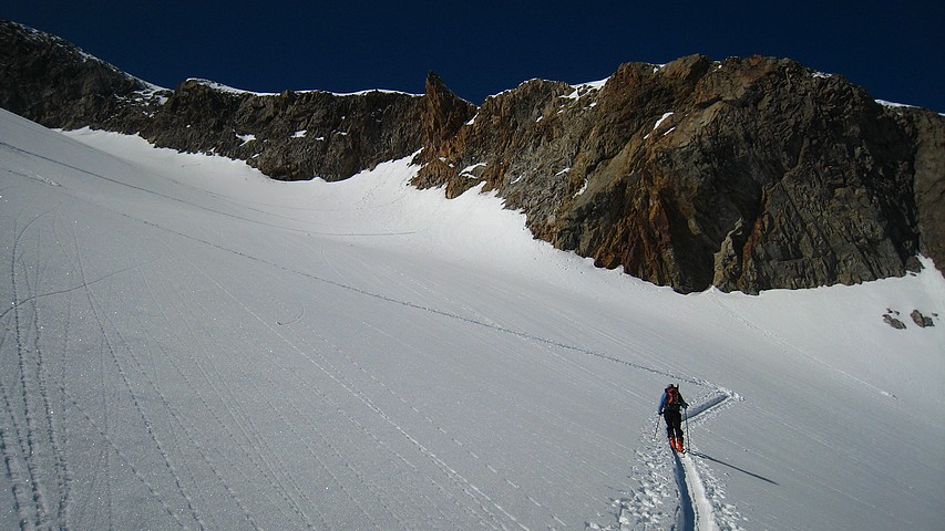 #10 Rochail : Belle ambiance. On voit au fond l Rochail : Belle ambiance. On voit au fond l'accès théorique au sommet, totalement déneigé.