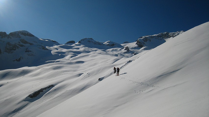 #4 Rochail : A la sortie du Vallon d Rochail : A la sortie du Vallon d'accès, on retrouve le soleil