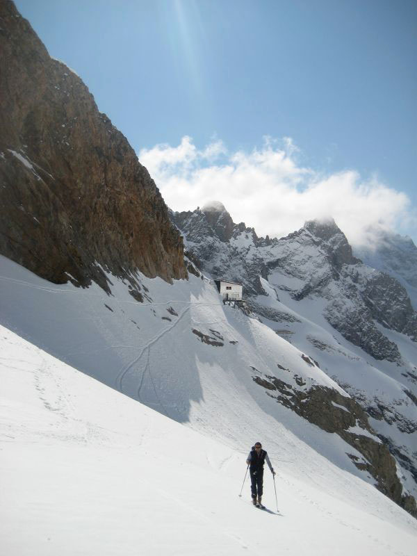 #2 Refuge du Promontoire : Les premiers nuages pointent le bout de leur nez. Refuge du Promontoire : Les premiers nuages pointent le bout de leur nez.