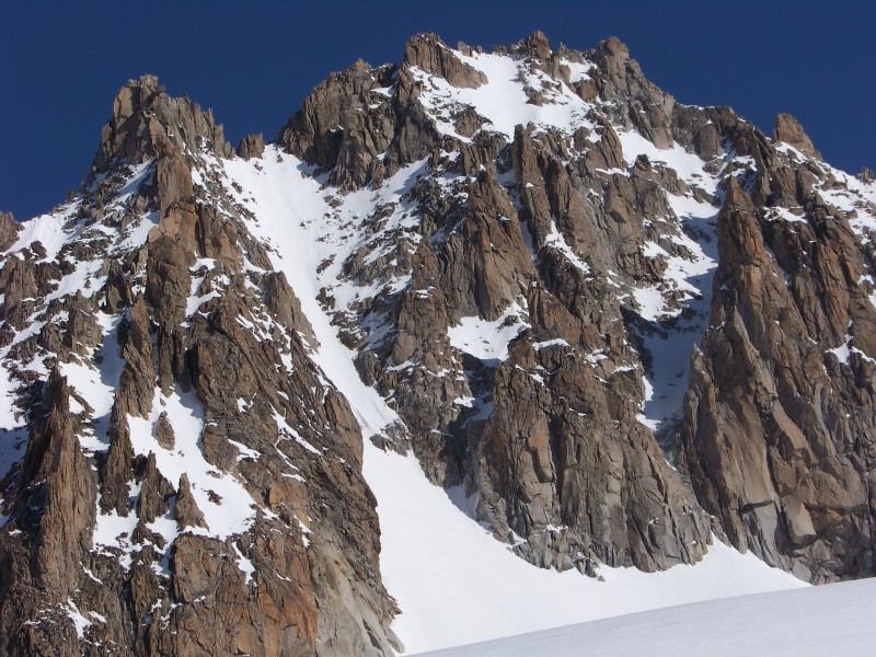#2 couloir de la Table : Un couloir bien peu enneigé. Snif! couloir de la Table : Un couloir bien peu enneigé. Snif!