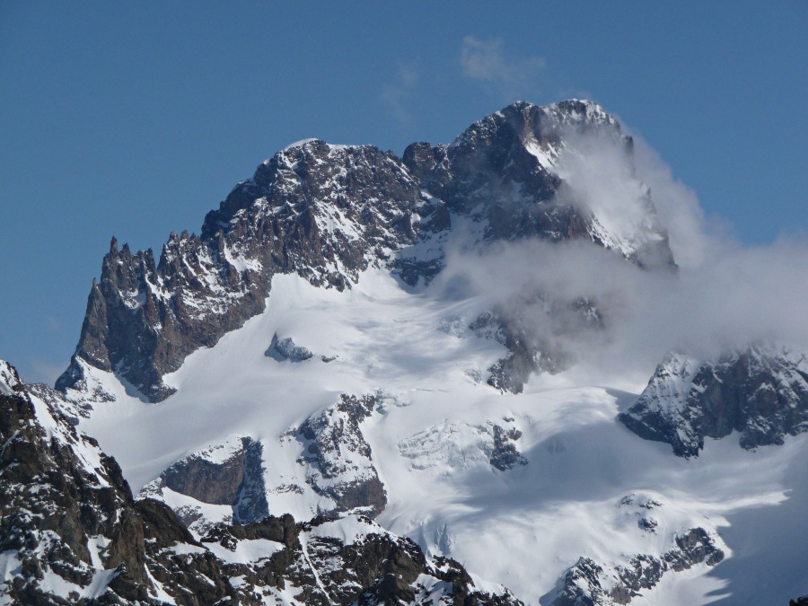 #5 Barre des Ecrins : Vue sur la barre et notre but de la veille Barre des Ecrins : Vue sur la barre et notre but de la veille
