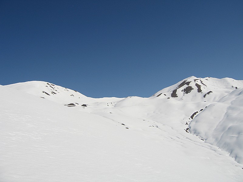 Mont Jovet : Le Mont Jovet à droite avec les pentes en herbe
