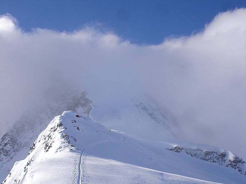 Sommet en vue... enfin dans le brouillard