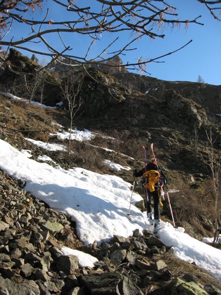 #1 Montée : Ca porte même après le refuge du Tourrond Montée : Ca porte même après le refuge du Tourrond