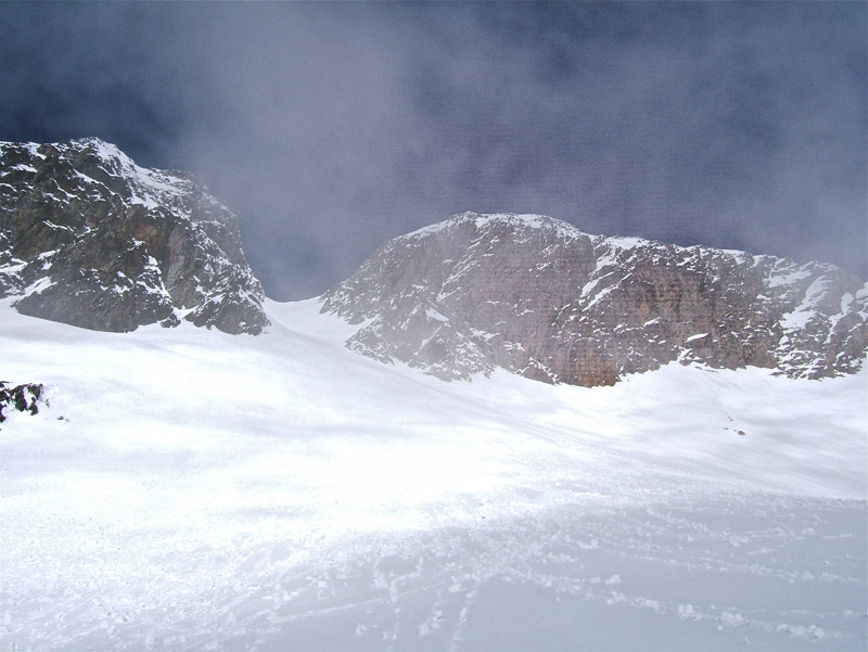 GELAS : Le couloir en vue et les nuages aussi.