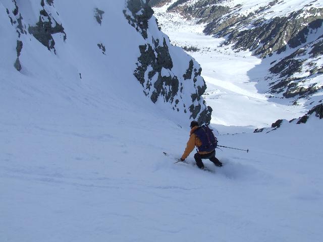 chaborgne, couloir N : Thomas dans la partie mediane du couloir, neige toujours aussi bonne