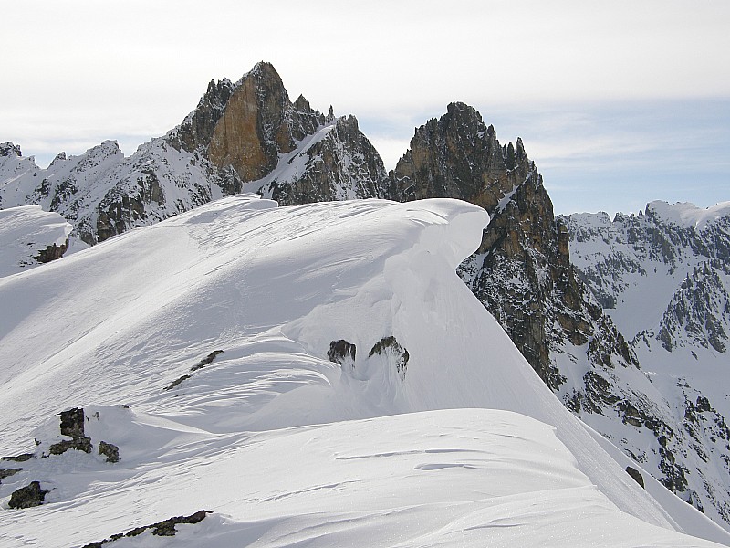 #1 L L'Aiguille Noire : le col de l'Aiguille Noire est masqué par les corniches.
