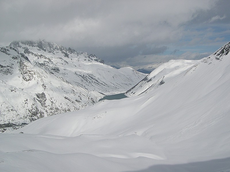 #3 Grand Maison : le lac pointe le bout de son nez Grand Maison : le lac pointe le bout de son nez