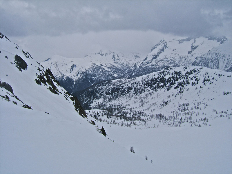 #3 LAUSES : Du Col Ferrière le vallon Margès et à droite le Massif de Gien et Portettes. LAUSES : Du Col Ferrière le vallon Margès et à droite le Massif de Gien et Portettes.
