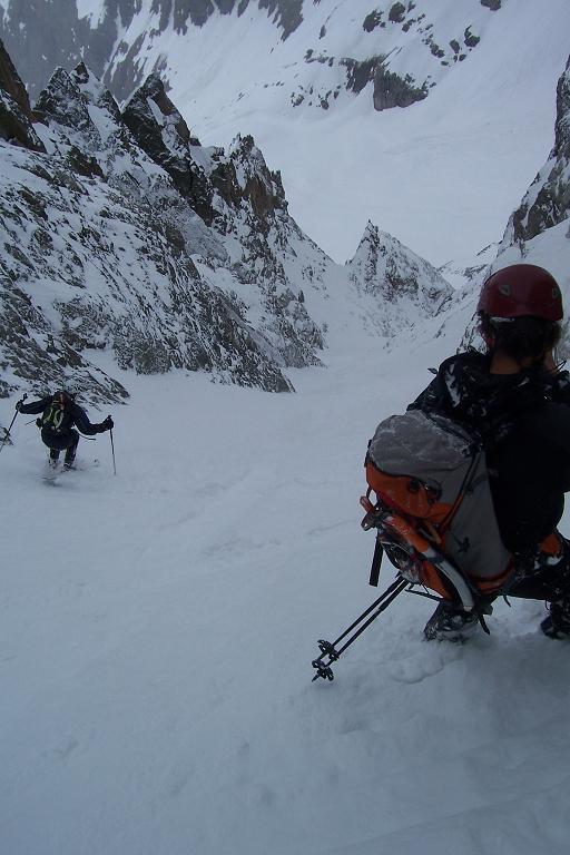 #4 Descente : A mi-couloir Descente : A mi-couloir