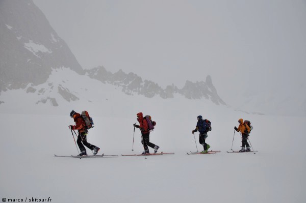 #3 Retour par les trois cols : Marika ramène au bercail ses stagiaires qui n Retour par les trois cols : Marika ramène au bercail ses stagiaires qui n'ont pas validé l'UV "nivologie, météo et prudence en haute-montagne"