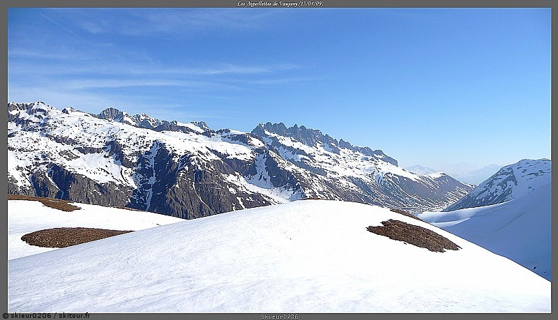 #3 Depuis le Col du Sabot : Vue sur Belledonne avec les Aiguilles d Depuis le Col du Sabot : Vue sur Belledonne avec les Aiguilles d'Argentières