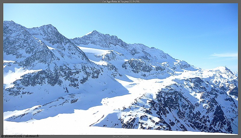 #6 Les Grandes-Rousses : Le Pic de l Les Grandes-Rousses : Le Pic de l'Etendard avec le glacier de la Barbarate et le Pic Bayle avec le glacier des Grandes-Rousses.