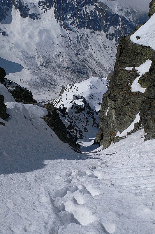 #4 Le haut du Couloir SW : Les marches à ski sont de trop Le haut du Couloir SW : Les marches à ski sont de trop