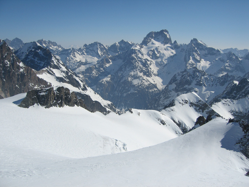 #3 Vue imprenable : La Barre des Ecrins au milieu Vue imprenable : La Barre des Ecrins au milieu