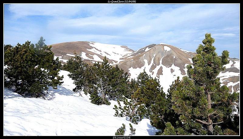 #3 Depuis la Chinarde : Vue sur le Grand Serre, notre prochaine montée. Malgré le peu de neige qu Depuis la Chinarde : Vue sur le Grand Serre, notre prochaine montée. Malgré le peu de neige qu'on voit, on ski largement jusqu'au sommet avec encore de grandes étendues de neige.