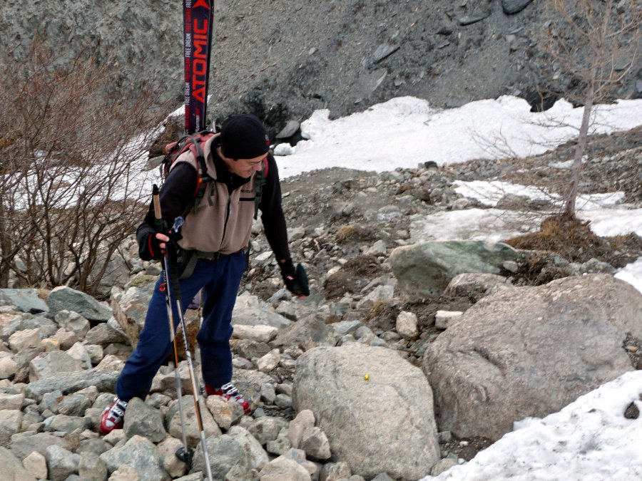 #2 Pâques en montagne : Tiens, un oeuf. Les cloches sont passées par ici... Pâques en montagne : Tiens, un oeuf. Les cloches sont passées par ici...