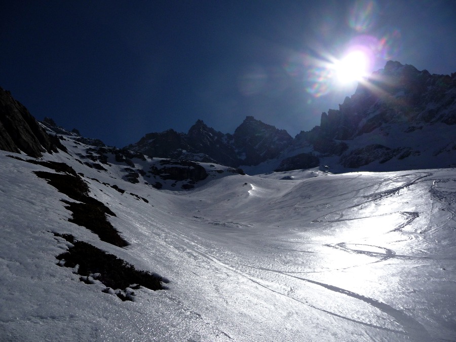 #14 Ravin de Charreirou : Neige lustrée, légèrement moquette sur le bas Ravin de Charreirou : Neige lustrée, légèrement moquette sur le bas