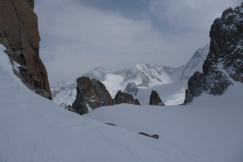 #5 Petite Fourche : Le col des Fourches, le couloir Est part à gauche de l Petite Fourche : Le col des Fourches, le couloir Est part à gauche de l'aiguille