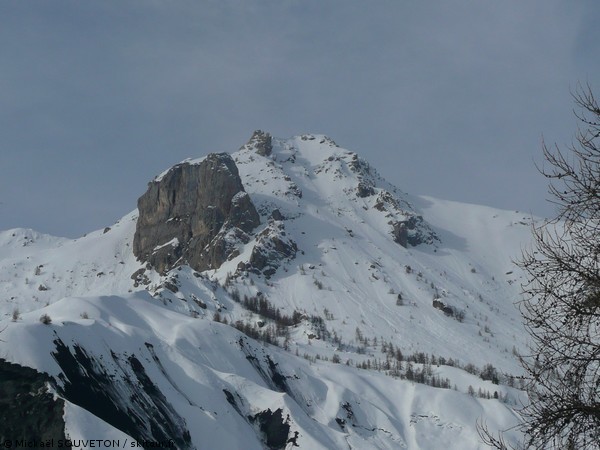 Chapeau de gendarme : Le sommet et sa jolie face nord.