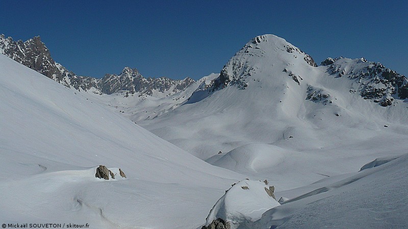 #4 Chambeyron : Petit coup d Chambeyron : Petit coup d'oeil dans le rétro sur le massif de Chambeyron.