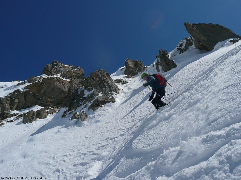 #12 Rocca Blanca : Premiers virages dans la face NW. Rocca Blanca : Premiers virages dans la face NW.