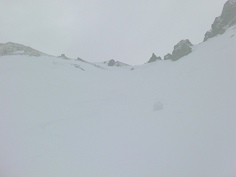 Descente du col : Neige tres agreable a skier sous le col et jusqu'au lac du crozet