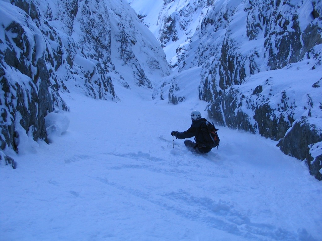 #13 Couloir N : Ensuite c Couloir N : Ensuite c'est poudre...