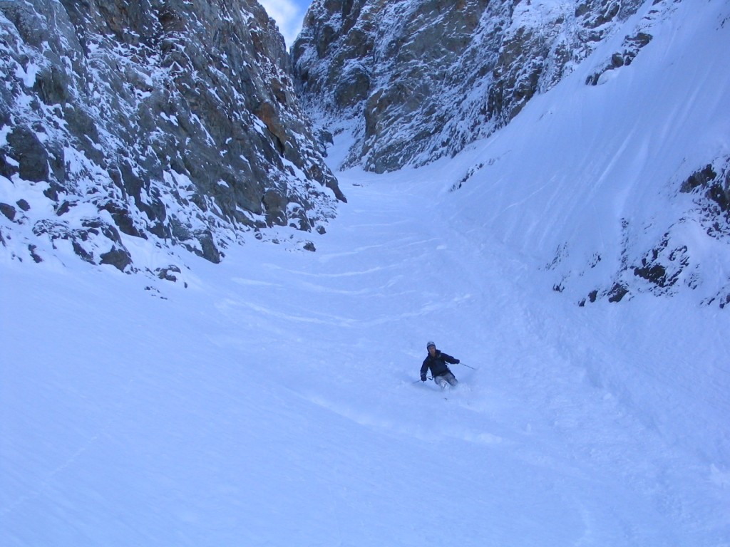 #16 Couloir N : ... et encore poudre Couloir N : ... et encore poudre