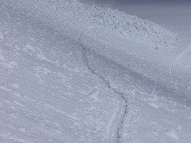 #7 Rive G du glacier du Chardon : Une coulée qui a recouvert nos traces de montée...prudence !!! Rive G du glacier du Chardon : Une coulée qui a recouvert nos traces de montée...prudence !!!