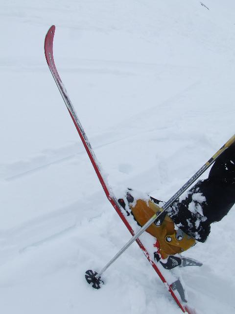 #6 Alphonse Favre, Couloir NW : Mon ski n Alphonse Favre, Couloir NW : Mon ski n'a pas apprecié de percuter un rocher !