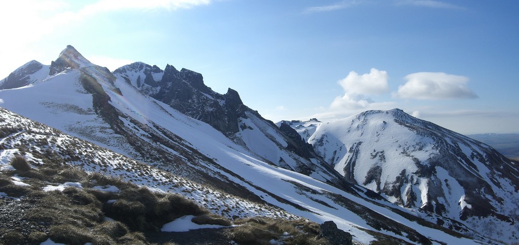 #10 Col de Courre : Vue sur le Pas de l Col de Courre : Vue sur le Pas de l'Ane, le Sancy, les Aiguilles du Diable et le Puy Gros.
