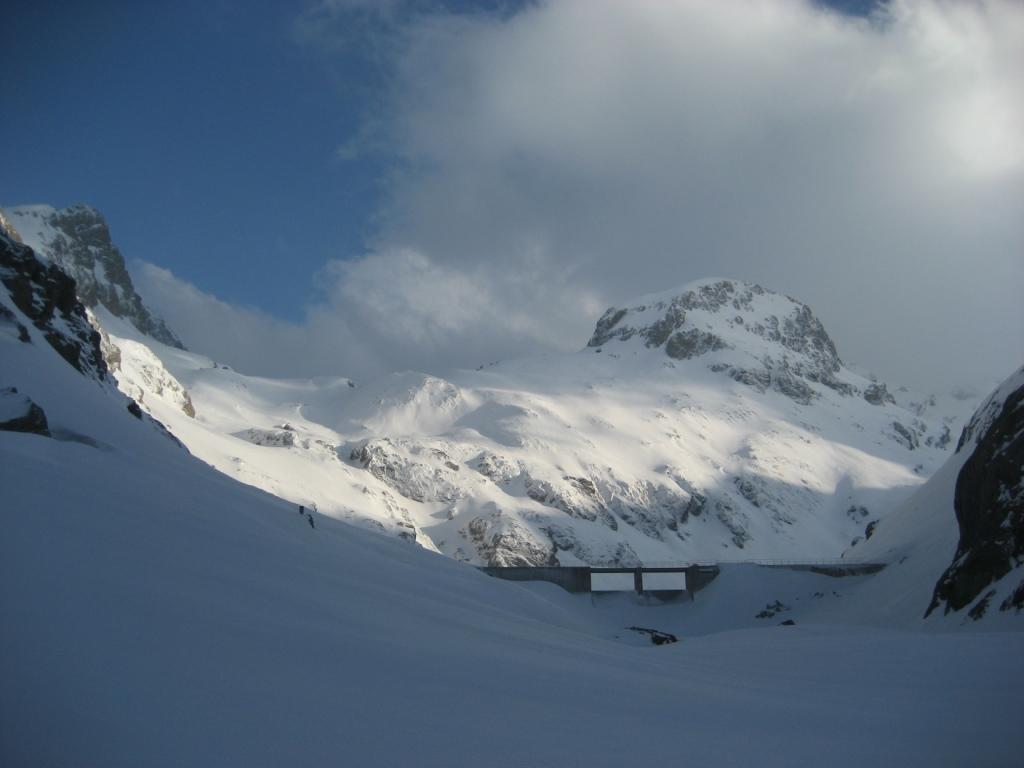 #1 Sous le Lac de la Fous : Belle ambiance hivernale, en ce Lundi de Pâques. Sous le Lac de la Fous : Belle ambiance hivernale, en ce Lundi de Pâques.