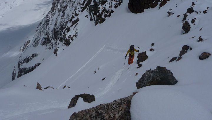 #9 Col des Glaciers : Arrivée au col, merci pour la trace à nos Berjallien et vosgien. Col des Glaciers : Arrivée au col, merci pour la trace à nos Berjallien et vosgien.