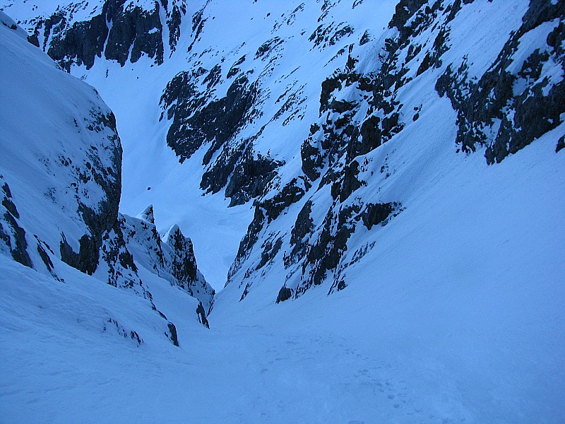 #3 olan : le bas du couloir au dessus du ressaut olan : le bas du couloir au dessus du ressaut