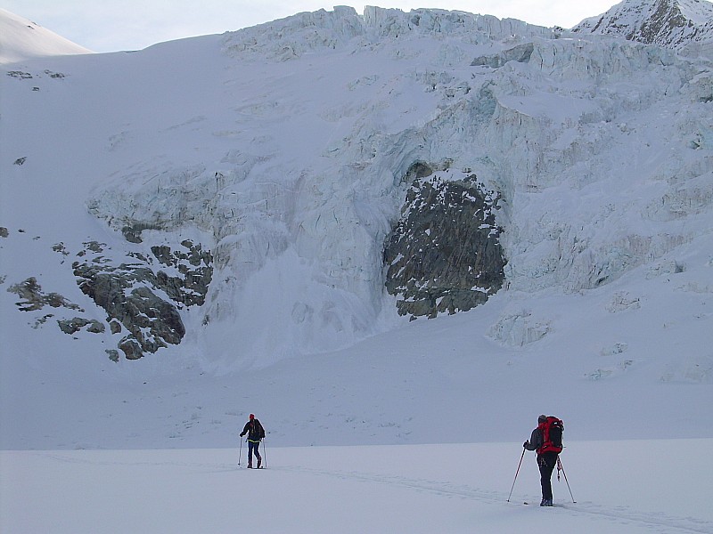 #13 Glacier du Brennay : Arrivée au pied de la cascade de sérac Glacier du Brennay : Arrivée au pied de la cascade de sérac
