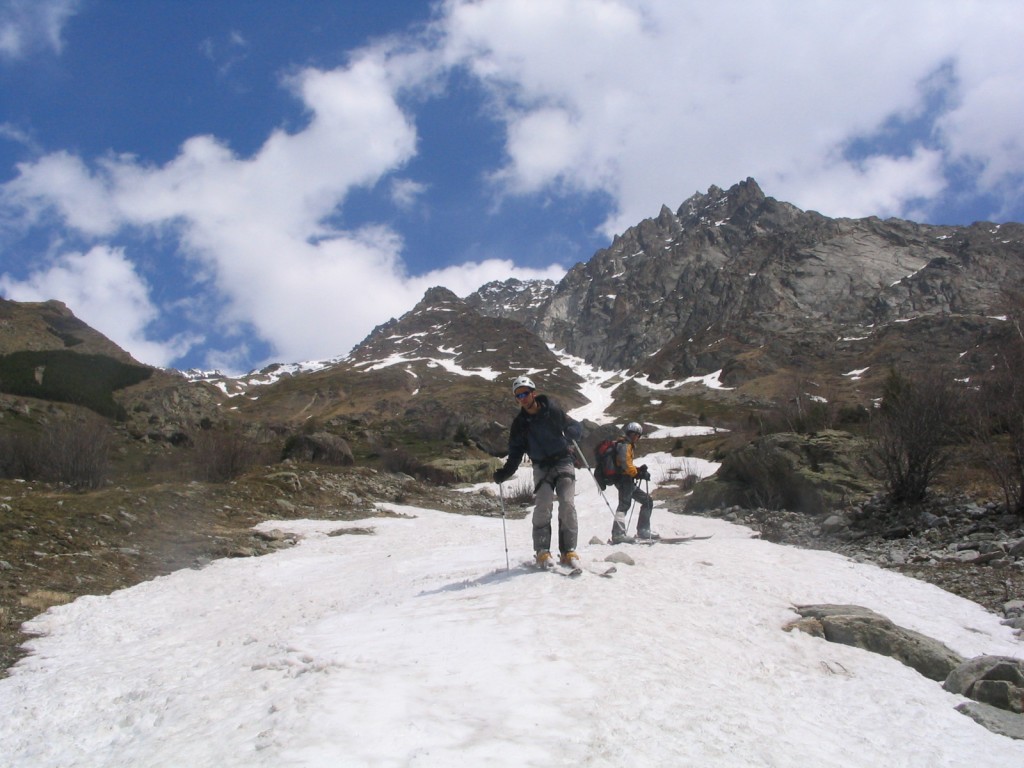 #25 Couloir d Couloir d'avalanche : ... et finalement, on déchausse à la voiture