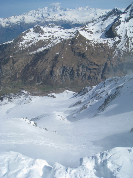 Couloir de Pépin : oupps, pas trop s'approcher pour la photo, car le vent pousse plein N