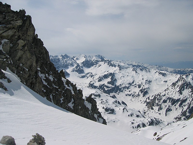 #4 Arrivée au col du Crozet : Le large vallon du Veyton Arrivée au col du Crozet : Le large vallon du Veyton