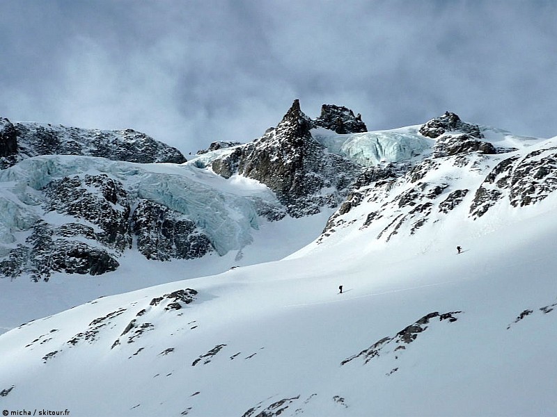 #1 Mont Gioberney : Deux compères partis pour la rampe mais vite détournés vers le col. Mont Gioberney : Deux compères partis pour la rampe mais vite détournés vers le col.