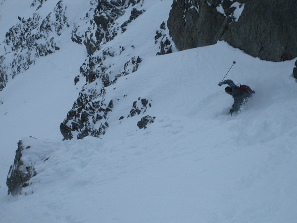#6 Descente couloir : MLF dans le deuxième couloir au niveau du rocher Descente couloir : MLF dans le deuxième couloir au niveau du rocher