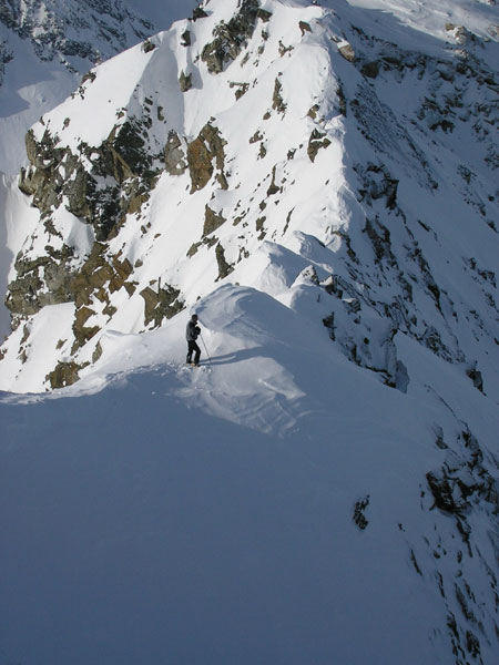 #5 Couloir NO : Un petit coup d Couloir NO : Un petit coup d'oeil au couloir et à la corniche...
Ira ou ira pas ?
Ce sera pas...
(Photo Sandrine)