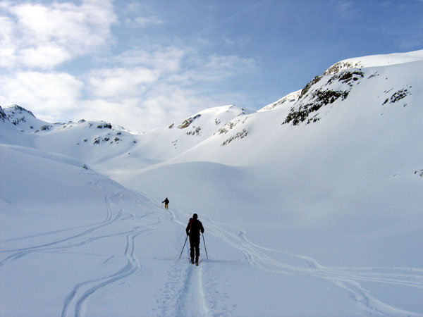 #1 Dans le vallon N : C Dans le vallon N : C'est encore loin ! Et c'est plat...