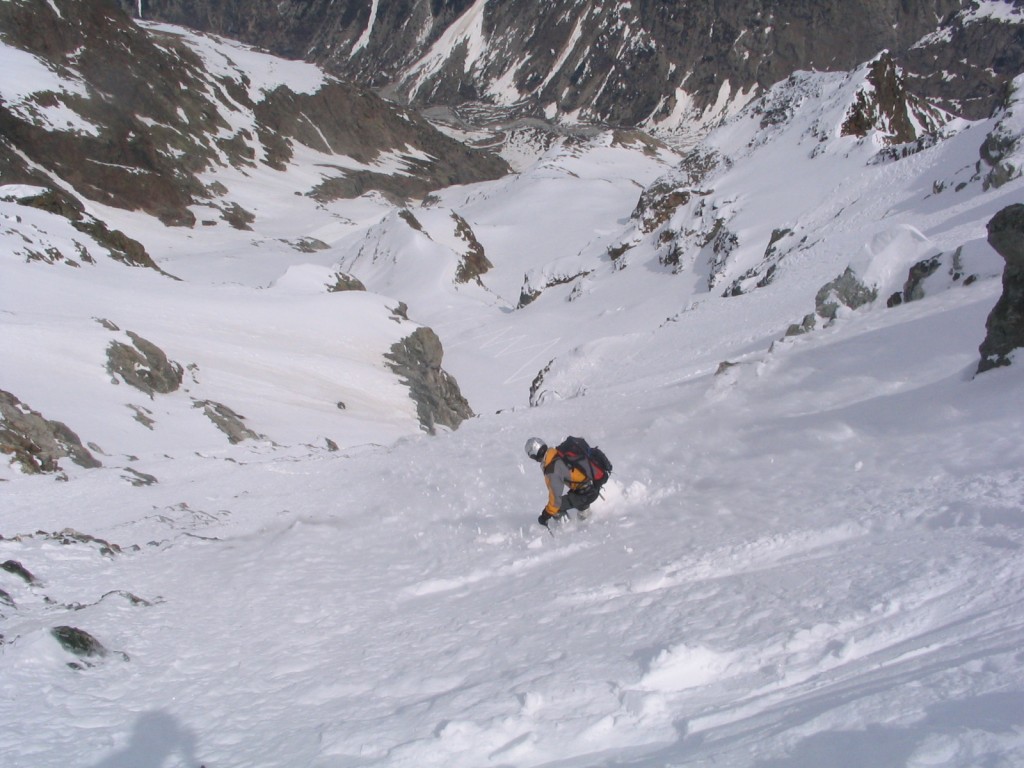 #14 Sortie de gauche : Ski moyen large, les cailloux ne permettent pas de se lâcher totalement Sortie de gauche : Ski moyen large, les cailloux ne permettent pas de se lâcher totalement