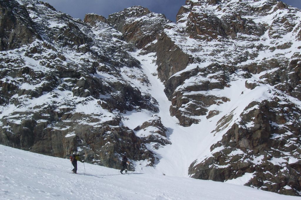 #2 Sur le glacier : On passe a coté de l Sur le glacier : On passe a coté de l'attaque du couloir NE des encoulés